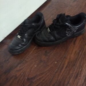 Sleek Black Men's Sneakers